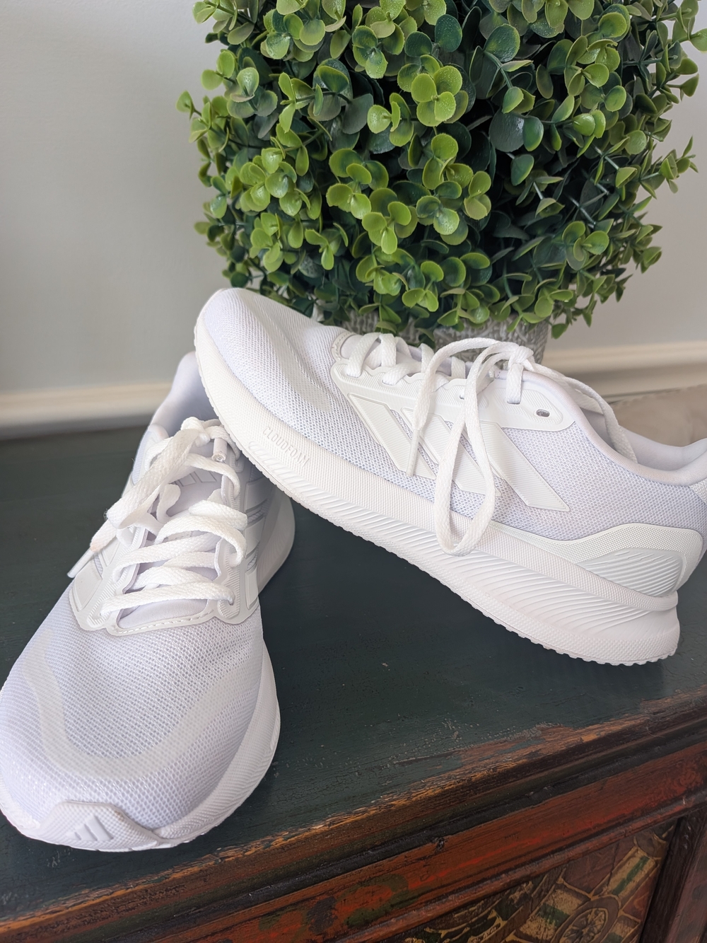 Women's White Adidas Run Falcon 5, Size 5.5 (NWOB)